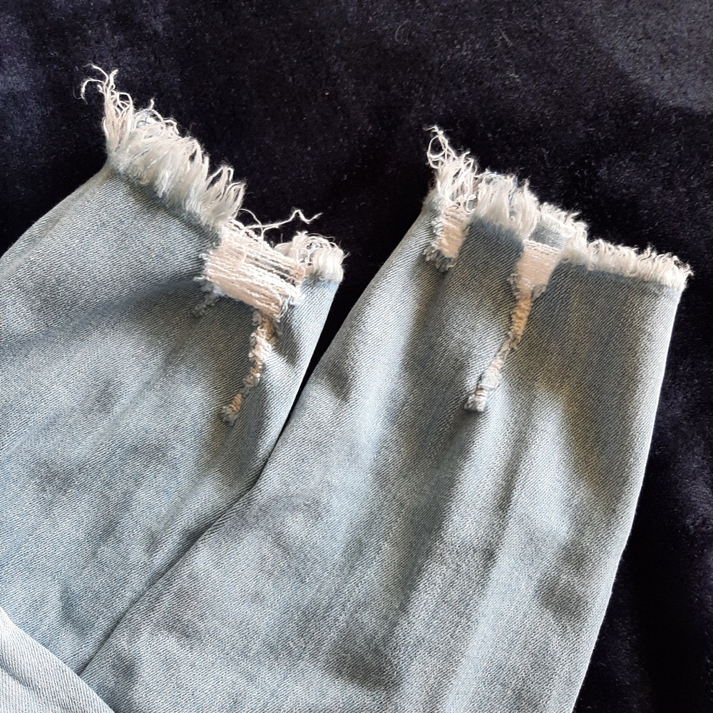 High Rise Crop Jegging - Picture 2 of 5